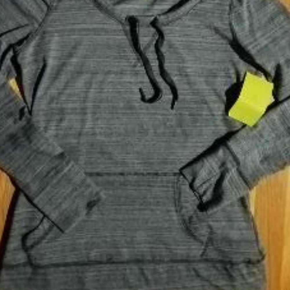 NWT TEK GEAR SHIRT WITH HOOD SIZE MEDIUM.